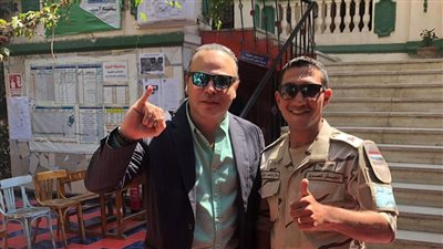 تامر عبدالمنعم يدلي بصوته في الاستفتاء على التعديلات الدستورية