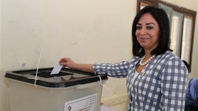 مايا مرسي تدلي بصوتها في الاستفتاء على تعديل الدستور 2019 (صور)