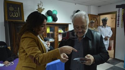 خالد زكي يدلي بصوته في الاستفتاء على تعديل الدستور 2019