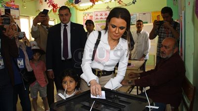 الأطفال تتصدر لجان الاستفتاء على التعديلات الدستورية.. وخبراء علم نفس «يتعلمون أول طريق حب الوطن».. كسر حاجز الخوف من السياسة الأهم.. وتكريس الانتماء للبلد أبرز المكاسب