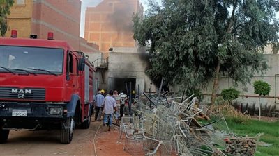 خسائر بالملايين.. حريق هائل يلتهم مخزن قماش بالمحلة ويصيب شخصين