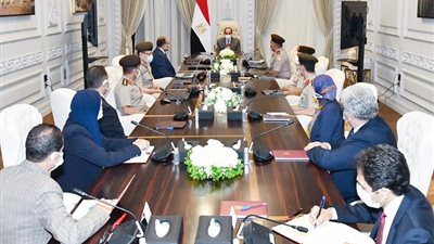 شاهد.. السيسي يتابع تنفيذ ساحة الشعب والنصب التذكاري بالعاصمة الجديدة