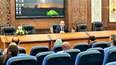 رئيس التنمية الصناعية يبحث مع 16 مستثمرا طلباتهم للاستثمار في بورسعيد