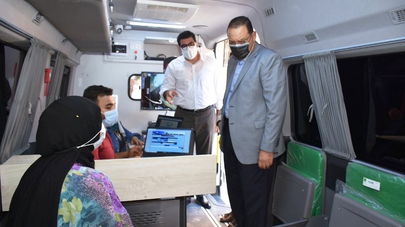 المحافظ بالمركز التكنولوجى