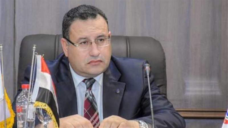 لدكتور عبد العزيز