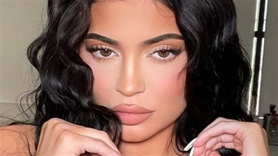 حفل خاص..كايلي جينر تحتفل بعيد ميلادها الـ24 مع عائلتها