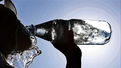 أستاذ بالقومي للبحوث يكشف أهمية المشروبات الباردة والساخنة في الصيف