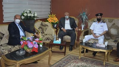 محافظ الوادي الجديد يلتقي مدير أمن المحافظة