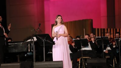 بعد أزمة غنائها بمصر.. بلقيس تشعل مسرح النافورة بالأوبرا في حفل كامل العدد| صور