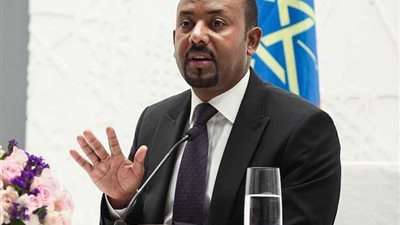 آبي أحمد في الرمق الأخير.. حكومة إثيوبيا تعلن أنها تواجه تحالفا يحمل رسائل 