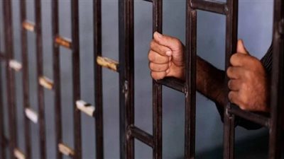 تجديد حبس المتهمين بقتل الشاب مروان أثناء دفاعه عن والده في عين شمس