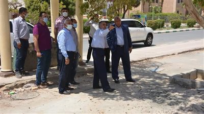 محافظ الوادي الجديد يتابع أعمال إنشاء الأبراج السكنية لصندوق الإسكان بالخارجة 