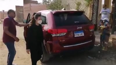 إيمي ودنيا سمير غانم يزوران قبر والدتهما في أول جمعة بعد وفاتها |فيديو 