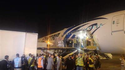 مطار القاهرة يستقبل شحنة جديدة من لقاح أسترازينيكا 