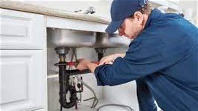 تفسير رؤية السباك في المنام وعلاقته بالخلافات الزوجية