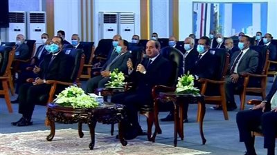 السيسي مخاطبا الإعلام: هناك فرق بين التنظير وحل المسائل وتنفيذها على أرض الواقع