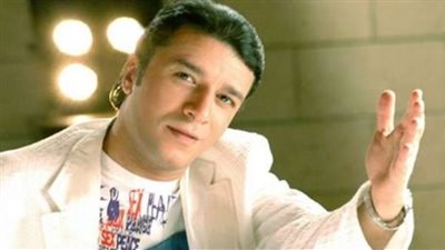 تدهور الحالة الصحية لوالدة مصطفى كامل بعد إصابتها بـ كورونا 