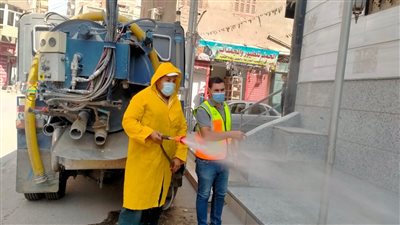 حملات تعقيم وتطهير للمنشآت الخدمية لمواجهة فيروس كورونا بأسيوط|صور 