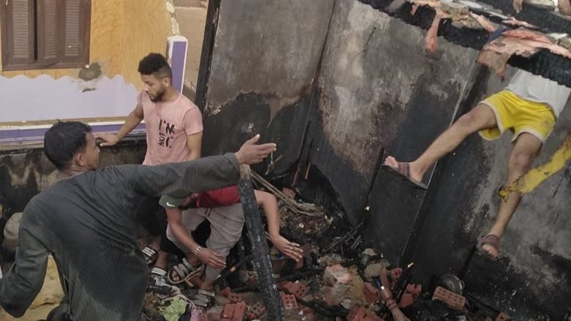حريق يلتهم منزلًا