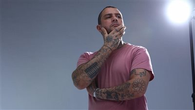  أحمد الفيشاوي يحذف صورًا تجمعه بأبناء زوجته ندى الكامل من انستجرام 