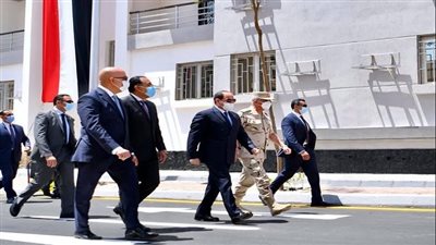 شاهد.. السيسي يشارك في إفطار الأسرة المصرية ويجيب عن أسئلة المواطنين