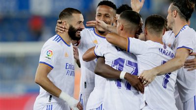 ريال مدريد ضد بيتيس.. بنزيما يقود التشكيل المتوقع للملكي 