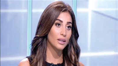 بأسد فرو.. دينا الشربيني وحسن أبو الروس يروجان لأغنية 