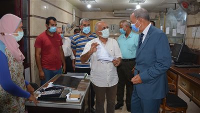 محافظ القليوبية يتفقد مراكز تطعيم الراغبين في السفر للخارج 