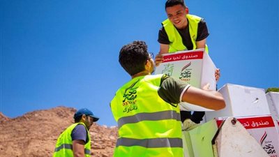 بتوجيهات من الرئيس.. تحيا مصر توزع 20 طن مواد غذائية ودواجن في سانت كاترين 
