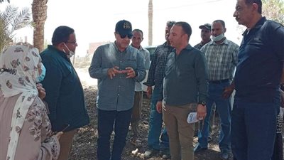 رئيس مدينة ملوي يتفقد مشروعات حياة كريمة