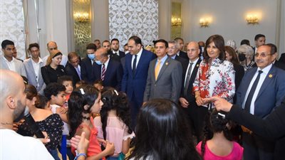 وزيرة الهجرة تكرم عددًا من المشاركين في مبادرة 