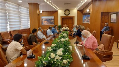 محافظ بورسعيد يتابع مستجدات العمل بمحطة صرف صحي الاستثمار 