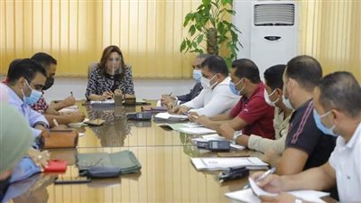 محافظ دمياط تناقش سحب باكيات أسواق رأس البر من غير الملتزمين