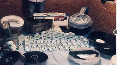 ضبط مسجل خطر لإدارة مصنع مخدرات ومنشطات جنسية بالإسكندرية 