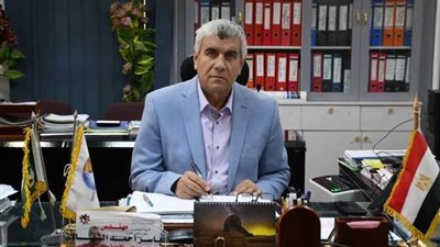 رئيس شركة مياه الشرب بالمنيا يناقش تنفيذ المحطات الجديدة 