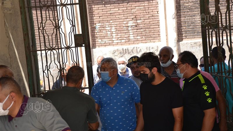 جنازة شقيق خالد عيد