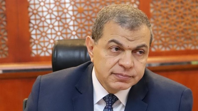 وزير القوى العاملة