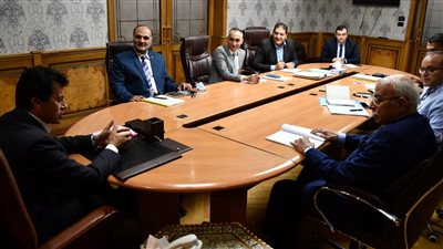 لوضع خطط أولمبياد باريس 2024.. وزير الرياضة يجتمع مع اللجنة العلمية العليا