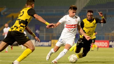 مدرب يد الزمالك يؤازر فريق كرة القدم أمام وادي دجلة