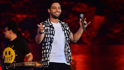 كايرو كافيه وأحمد جمال نجوم ثالث ليالي مهرجان القلعة للموسيقى | صور