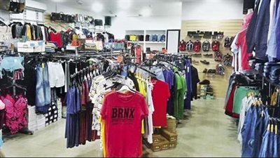 شعبة الملابس: المبيعات في الأوكازيون جيدة وهذه القطع عليها خصومات كبيرة