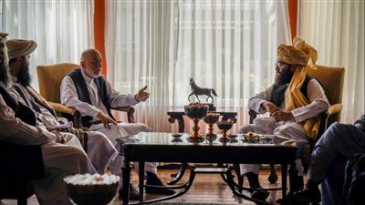 الوجه الجديد لطالبان.. الحركة تلتقي شخصيات سياسية بارزة لطمأنتهم| صور