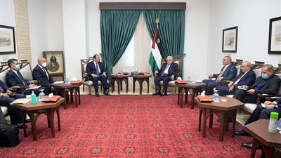 رئيس المخابرات العامة يلتقي محمود عباس في رام الله