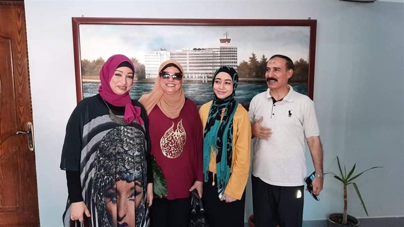 أسرة الطالبة سارة