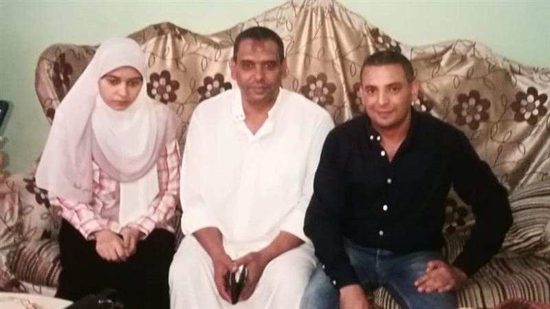 خديحة نع والدها واحد