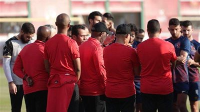 مران الأهلي| موسيماني يجتمع باللاعبين قبل انطلاق التدريبات 