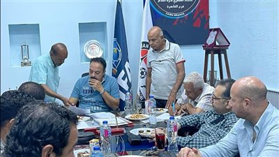 حشيش وخلف الله يناقشان برنامج منتخب القاهرة قبل كأس الفروع | صور