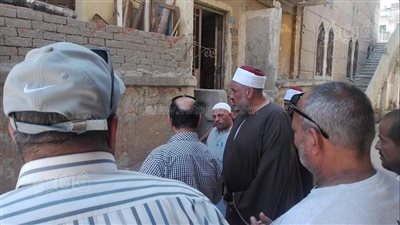 وكيل أوقاف الإسماعيلية على رأس لجنة للتحقيق في تسرب مياه صرف بمسجد| صور