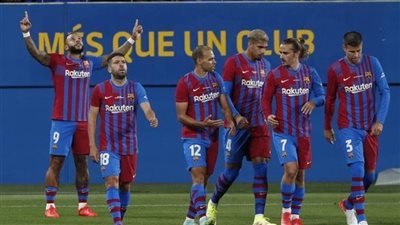 خوفا من لوائح الليجا.. برشلونة يحسم مصير قميص ميسي