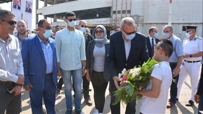 محافظ القليوبية يشهد تشغيل 34 أتوبيسا مكيفا لنقل الركاب 